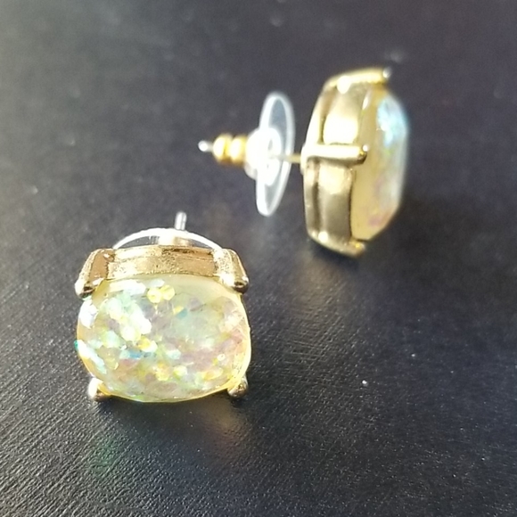 Iridescent Sparkle Stone Gold Stud Earrings! - Picture 4 of 6